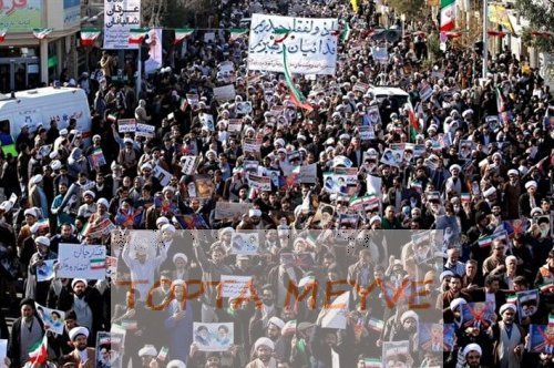 Binlerce İranlı çiftçi şiddetli su kıtlığını protesto etti